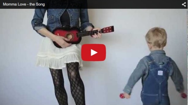Ali Smith Sings about 'Momma Love'
