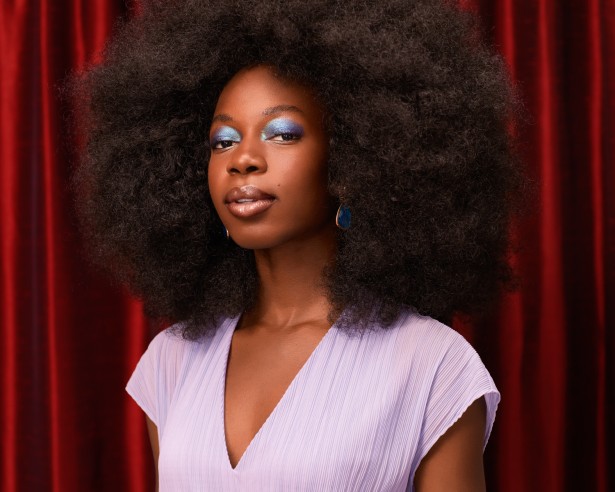 Tom Michas Photographs Anjola of 10MGMT Chicago