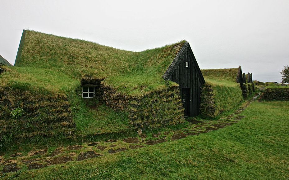Liz beatty viking turf house iceland0216