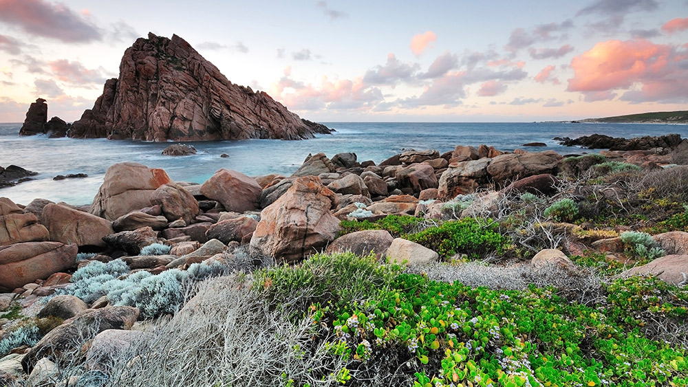 Margaret river sugarloaf rock