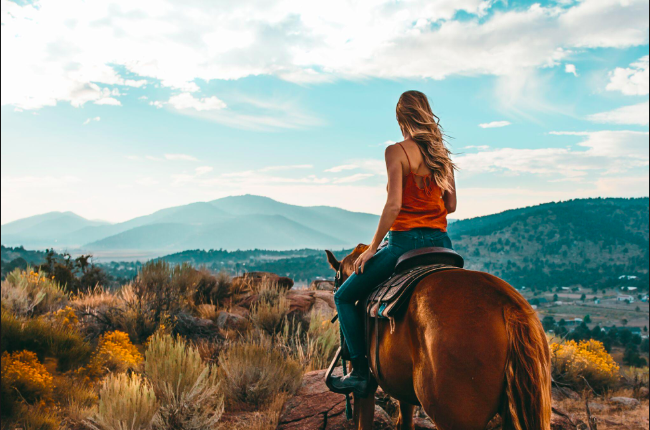 horseback-riding-big-bear-lake-eco-tourism-conscious-tourism