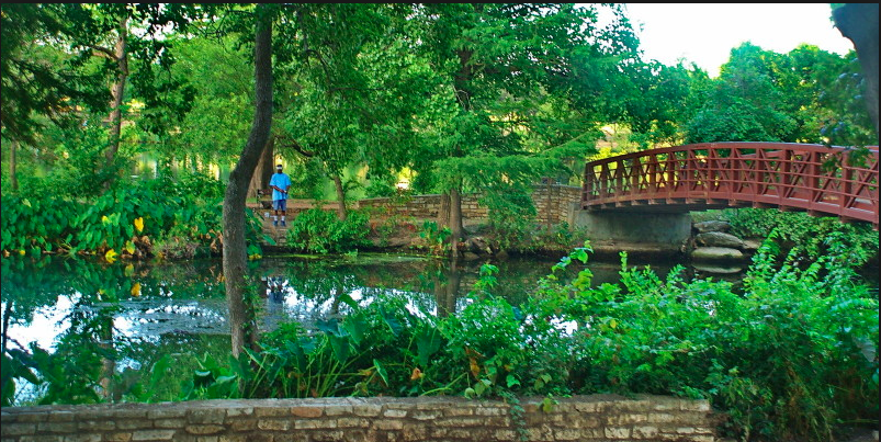 bike-riding-through-zilker-park-green-austin-green-cities
