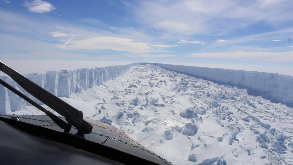 Scientists say massive iceberg has broken off in Antarctica Scientists say massive iceberg has broken off in Antarctica