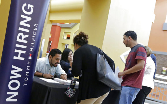 US Private Sector Job Growth Exceeds Estimates In January