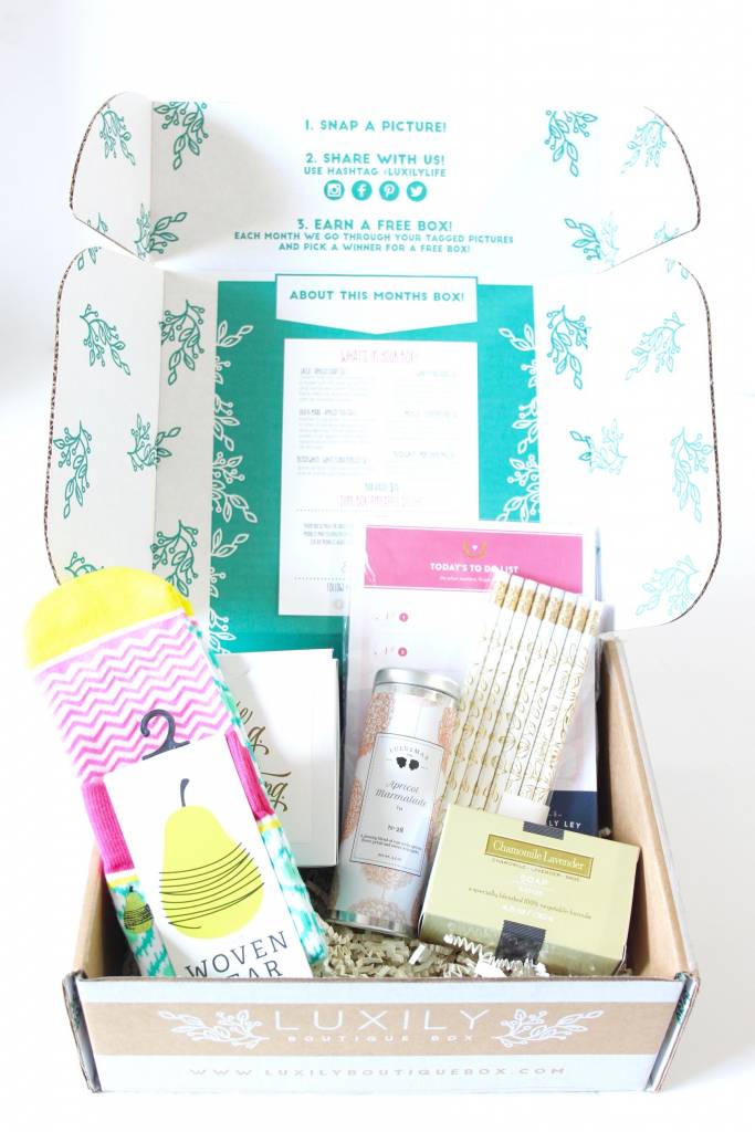 Luxily Boutique Box April 2016 3