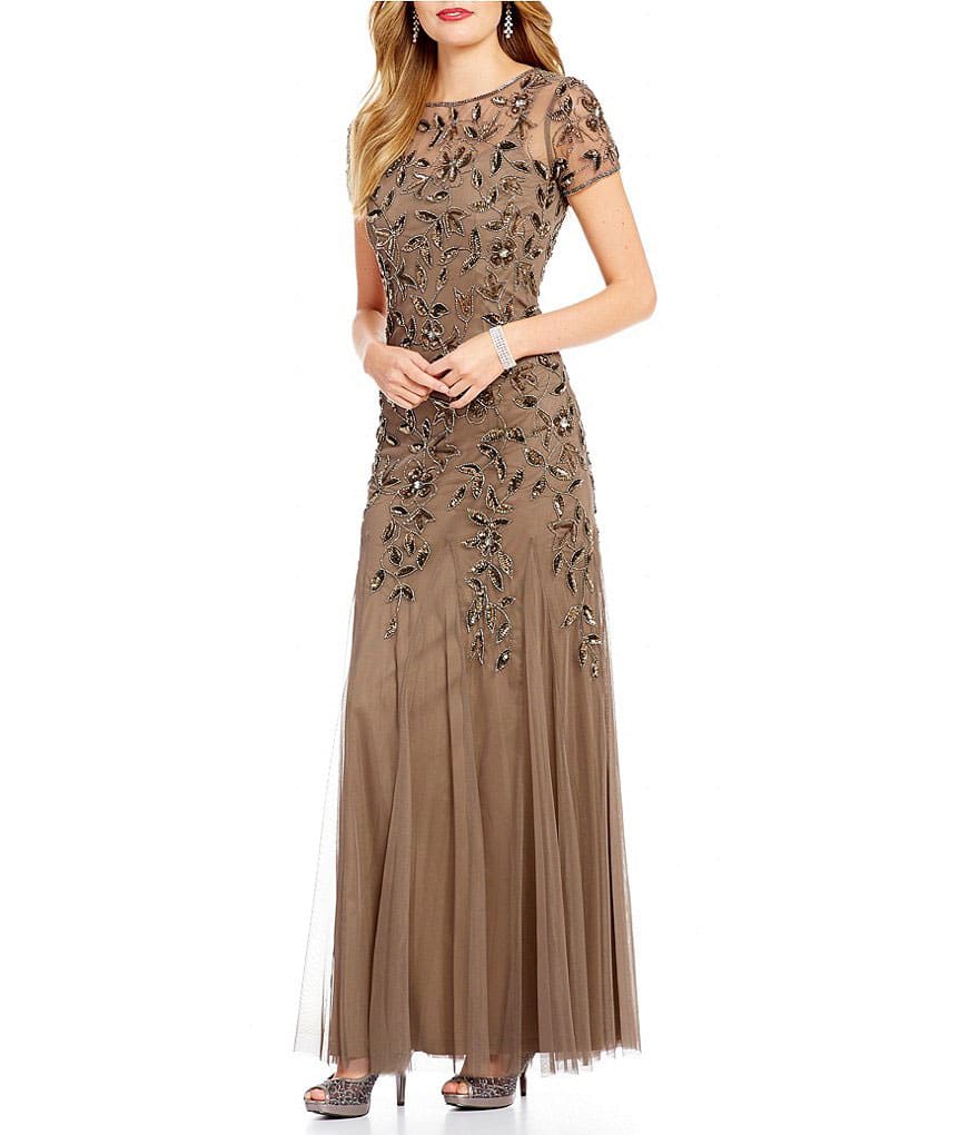 Vestido com aplicações