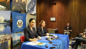 Barbara-Gonzalez,-directora-de-Asuntos-Publicos-del-Control-de-Aduanas-e-Inmigracion-de-los-Estados-Unidos