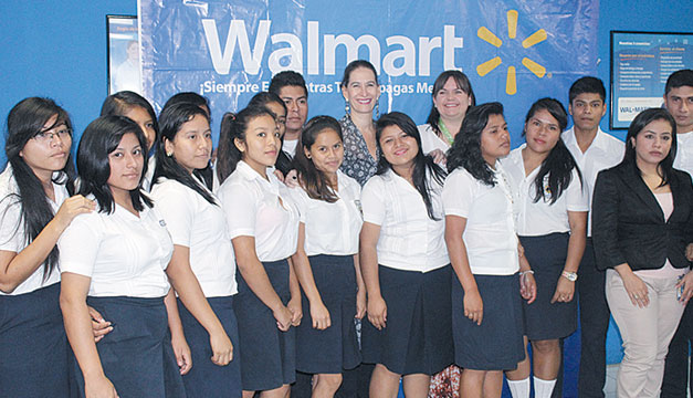 Estudiantes-Walmart