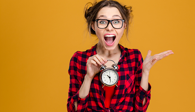 mujer reloj tiempo
