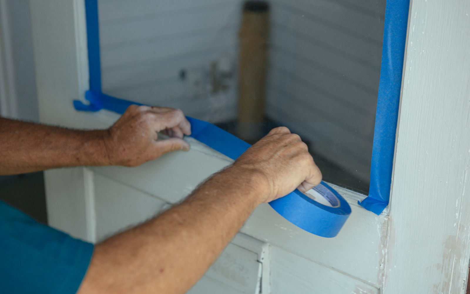 taping door for paint