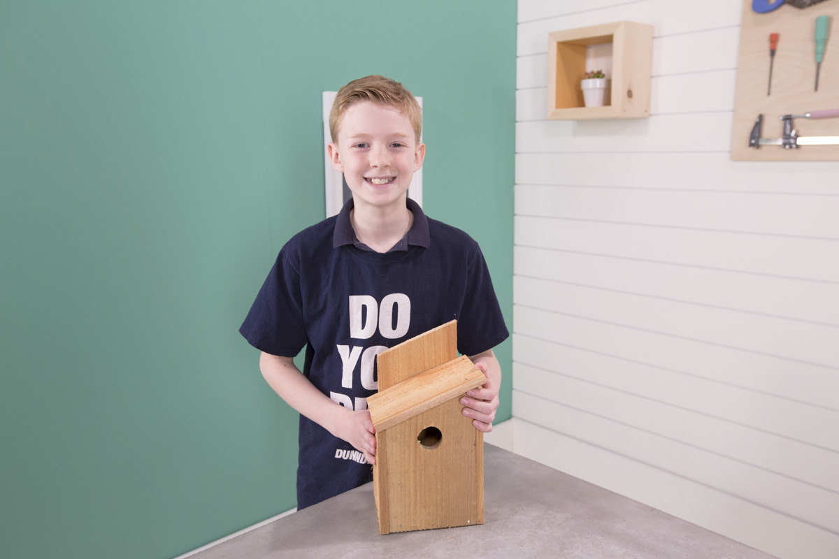 cedar birdhouse painted or stained cedar birdhouse painted or stained
