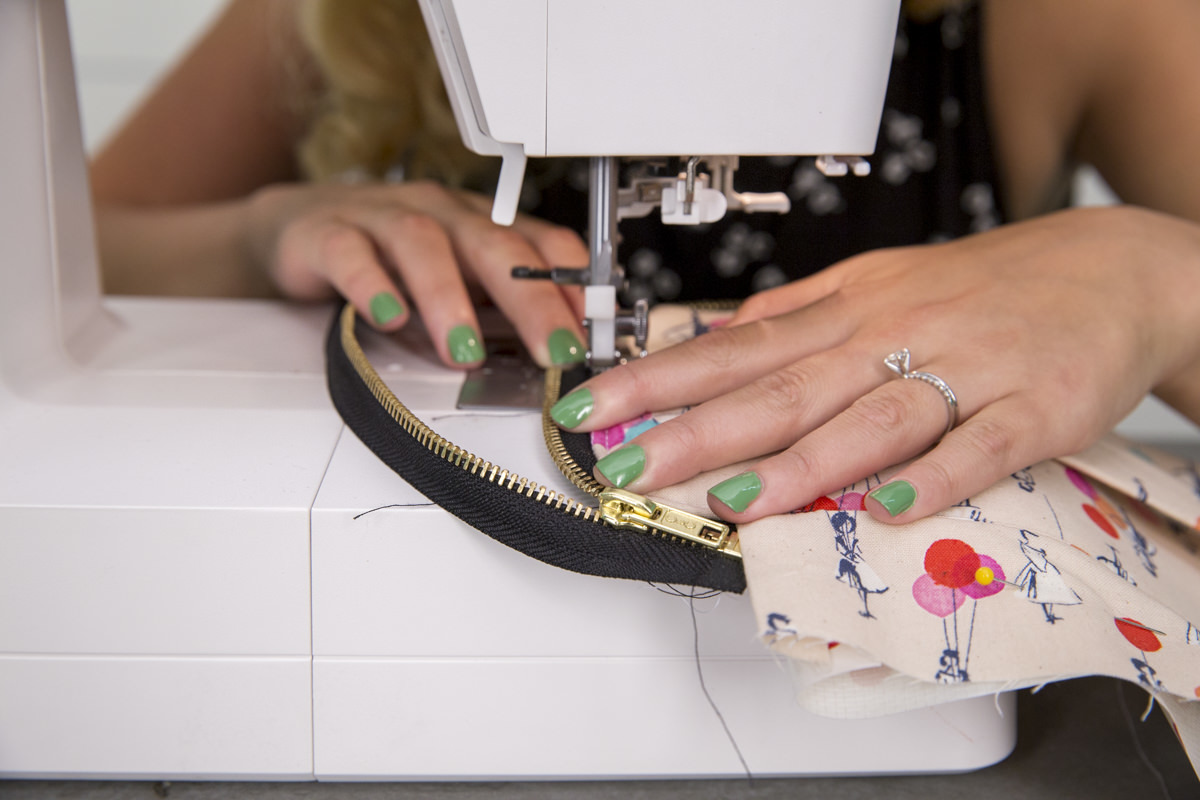 attaching lining to top of diy lunch box