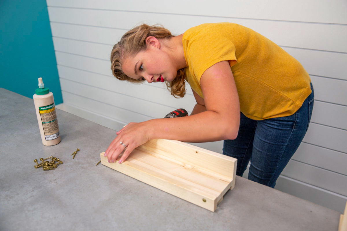 assembling spice rack pieces