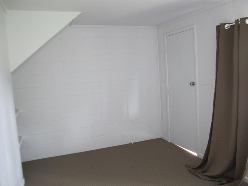 15 Hillside Crescent, Kianga