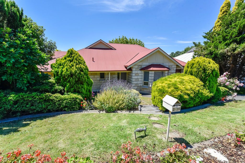 2 / 2B Lake Terrace West, Mount Gambier