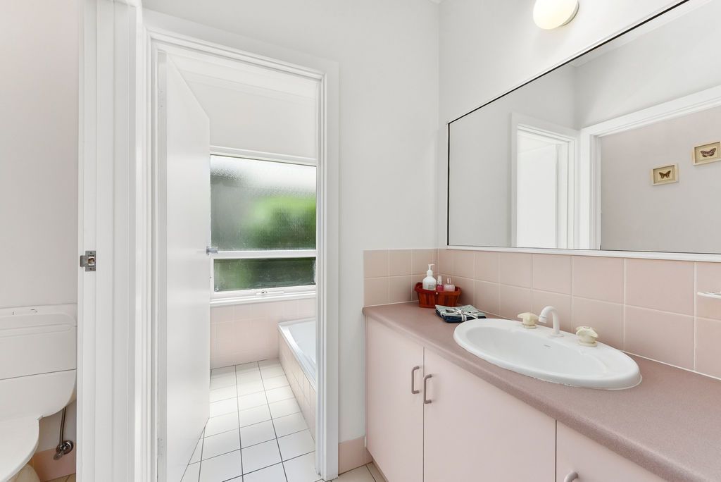 2 / 2B Lake Terrace West, Mount Gambier