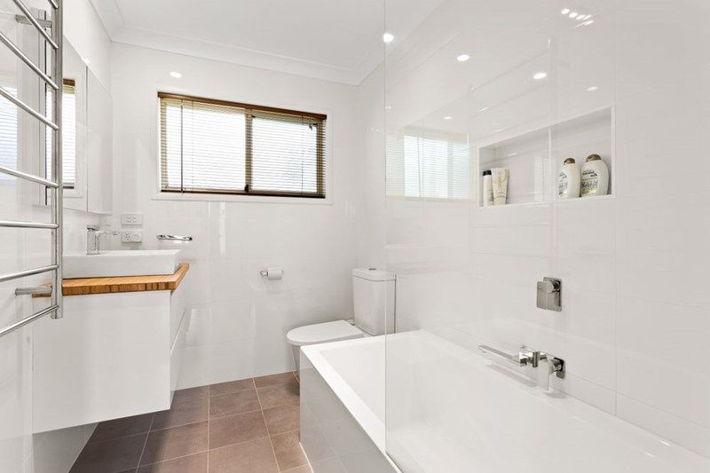 12 BROU COURT, Dalmeny