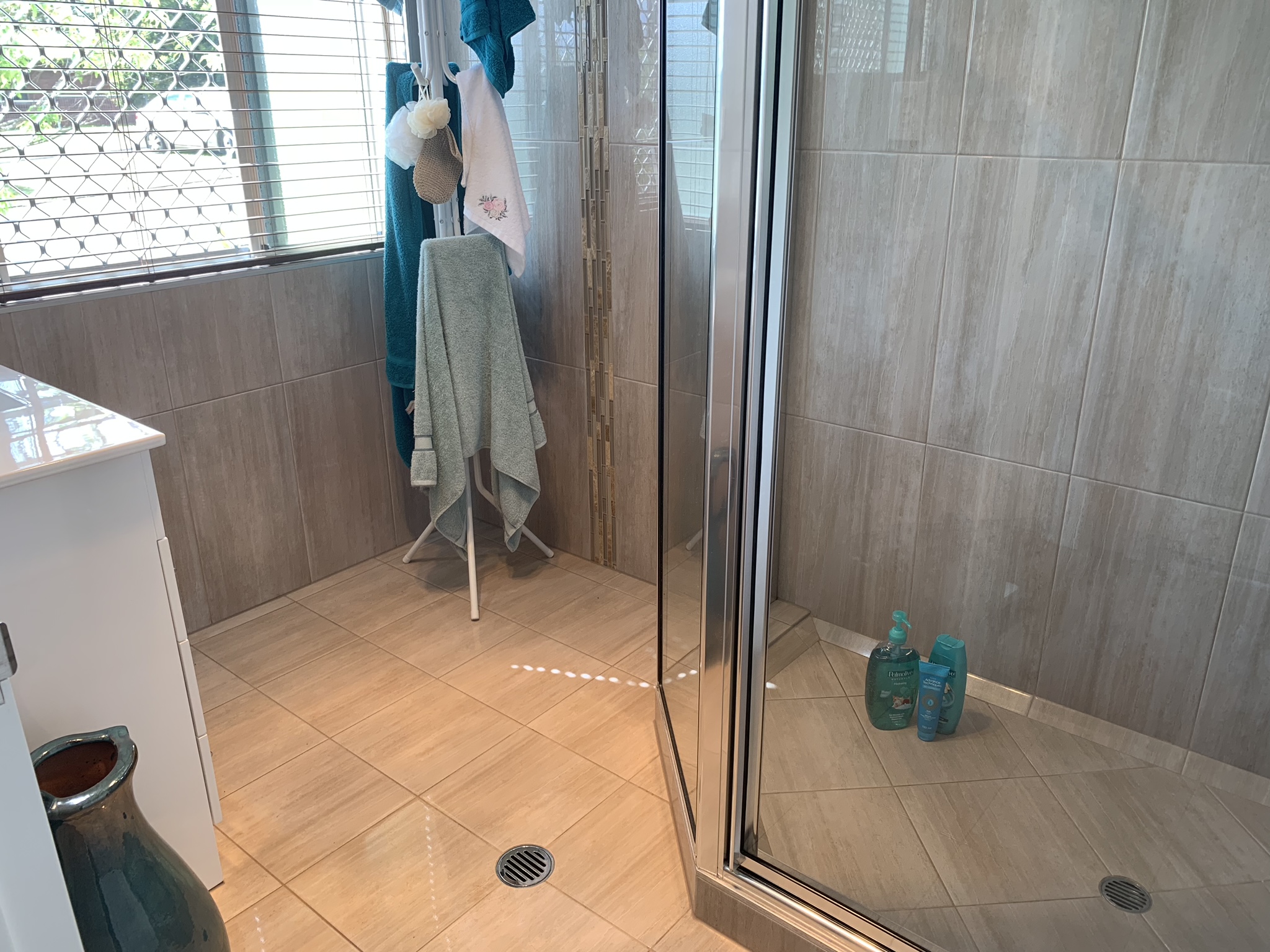 4 / 23 Tower Avenue, Atherton