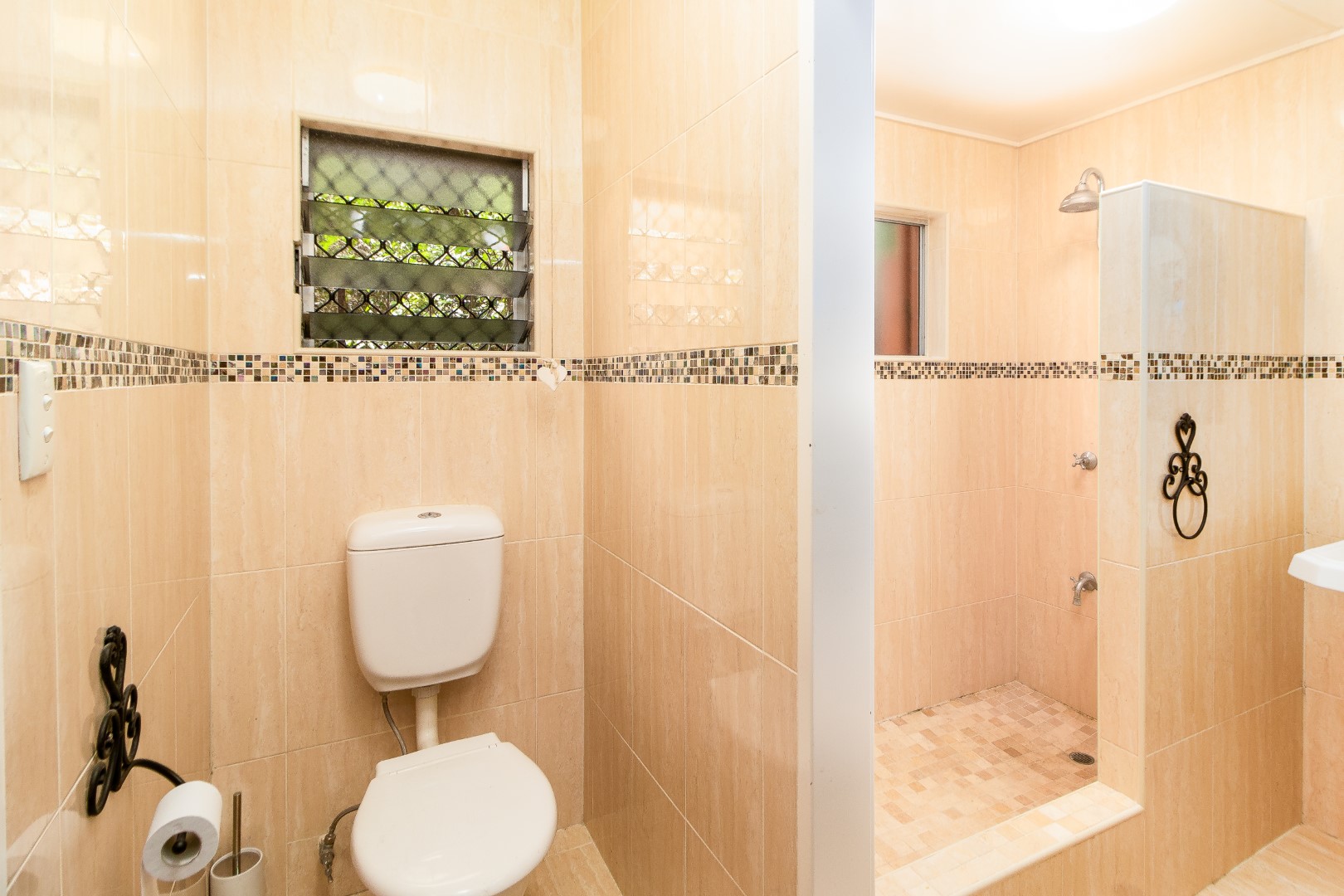 24 Wavell Drive, Tinaroo