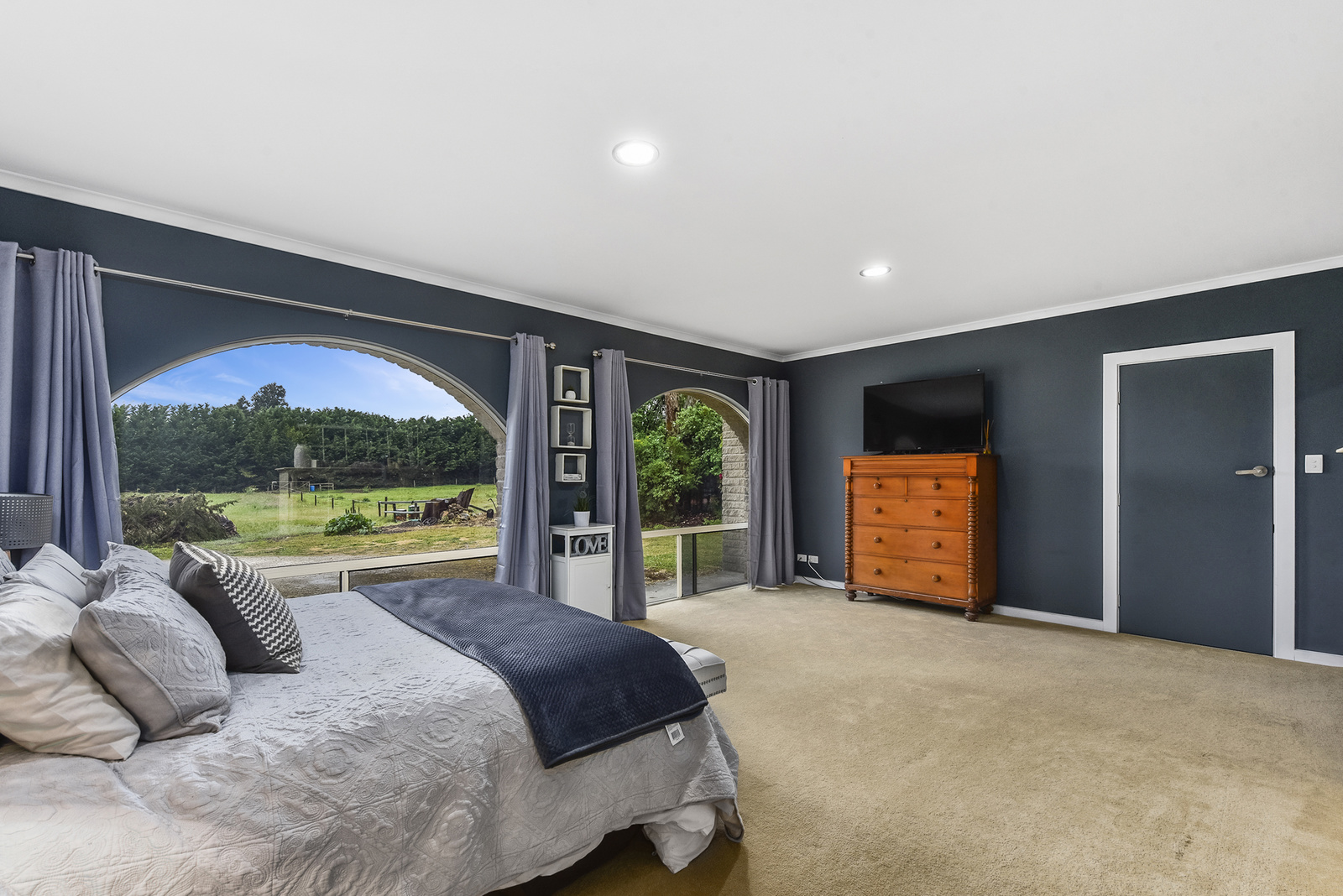 18 Billing Road, Worrolong