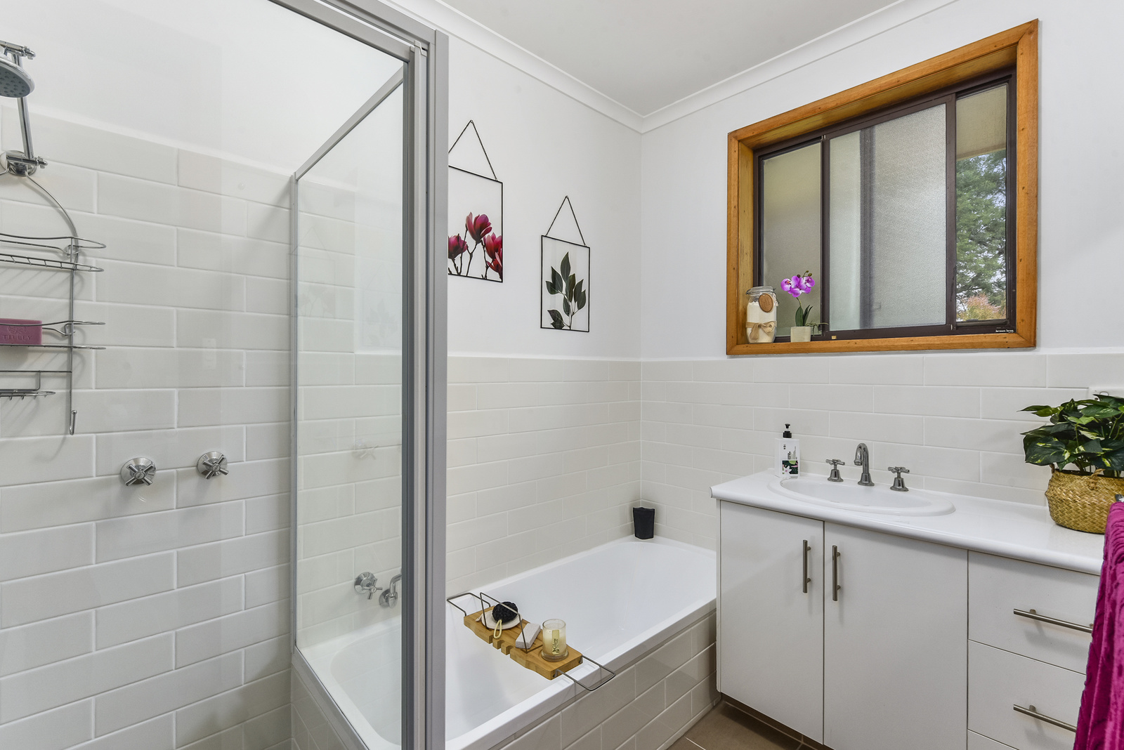 18 Billing Road, Worrolong