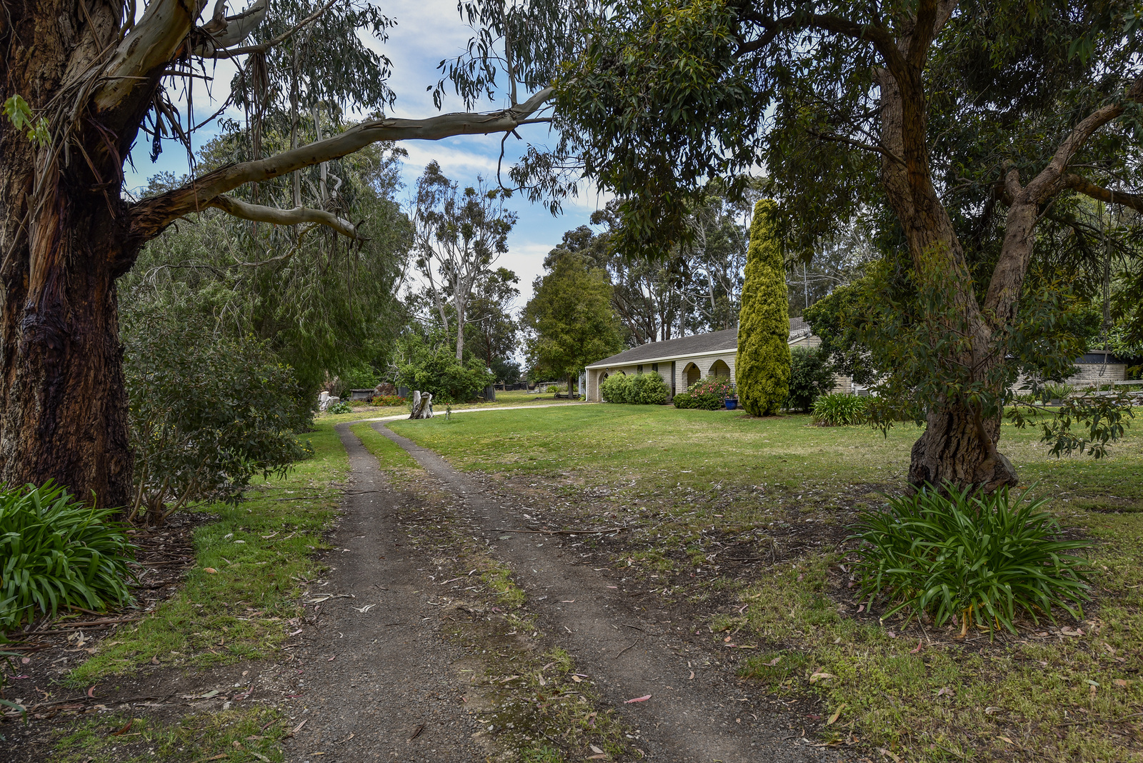 18 Billing Road, Worrolong