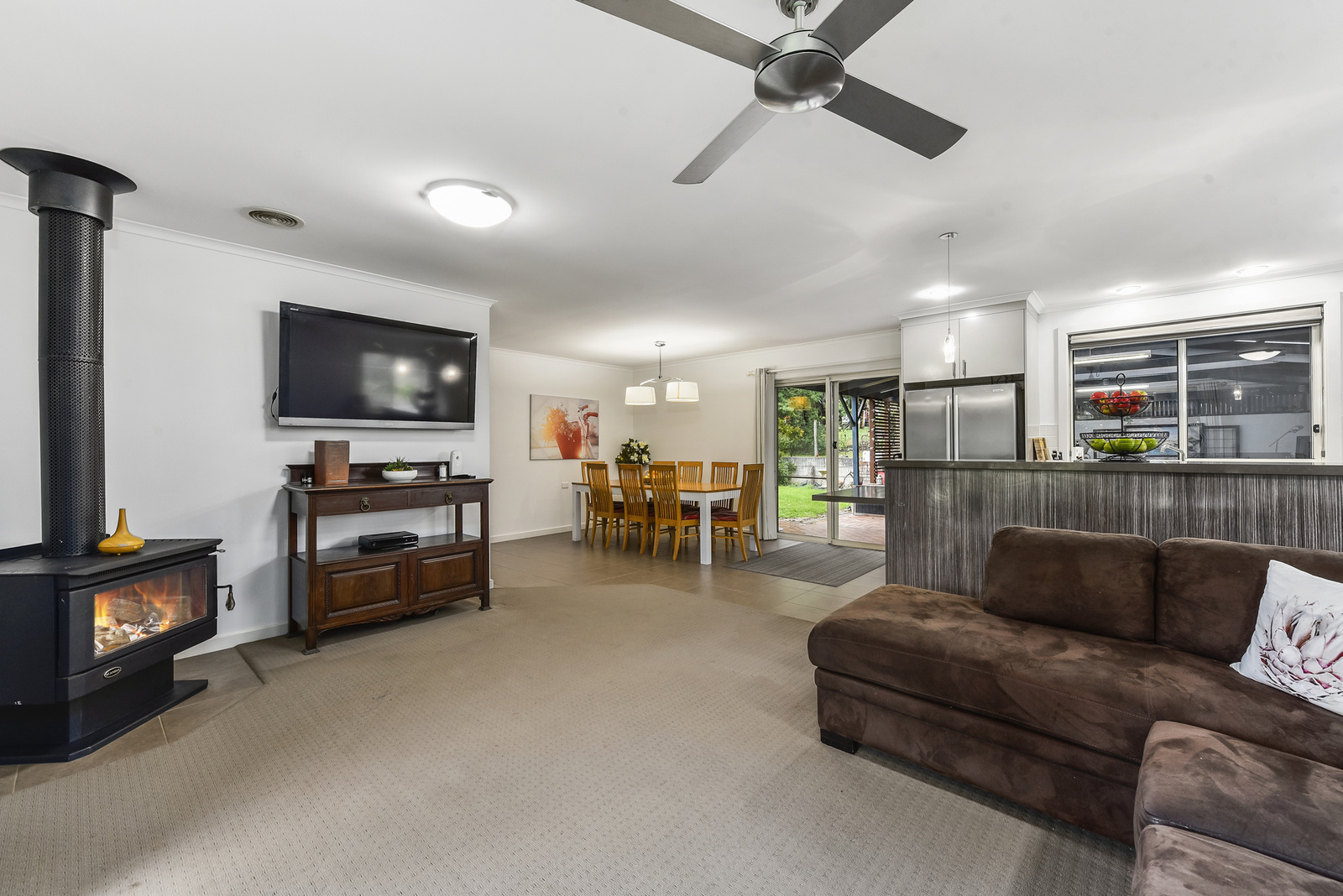 18 Billing Road, Worrolong