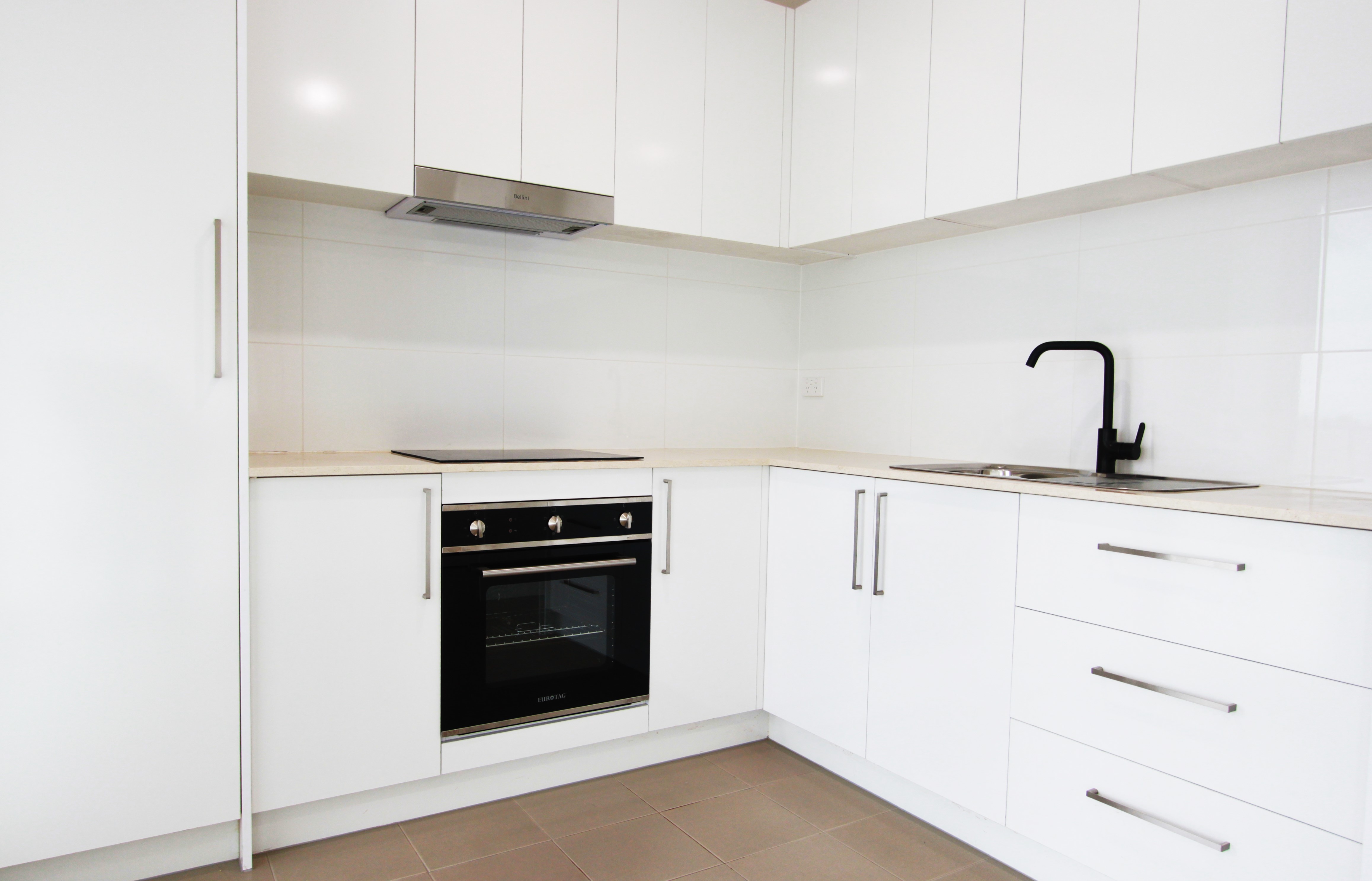 1 / 302 Huntingdale Road, Huntingdale
