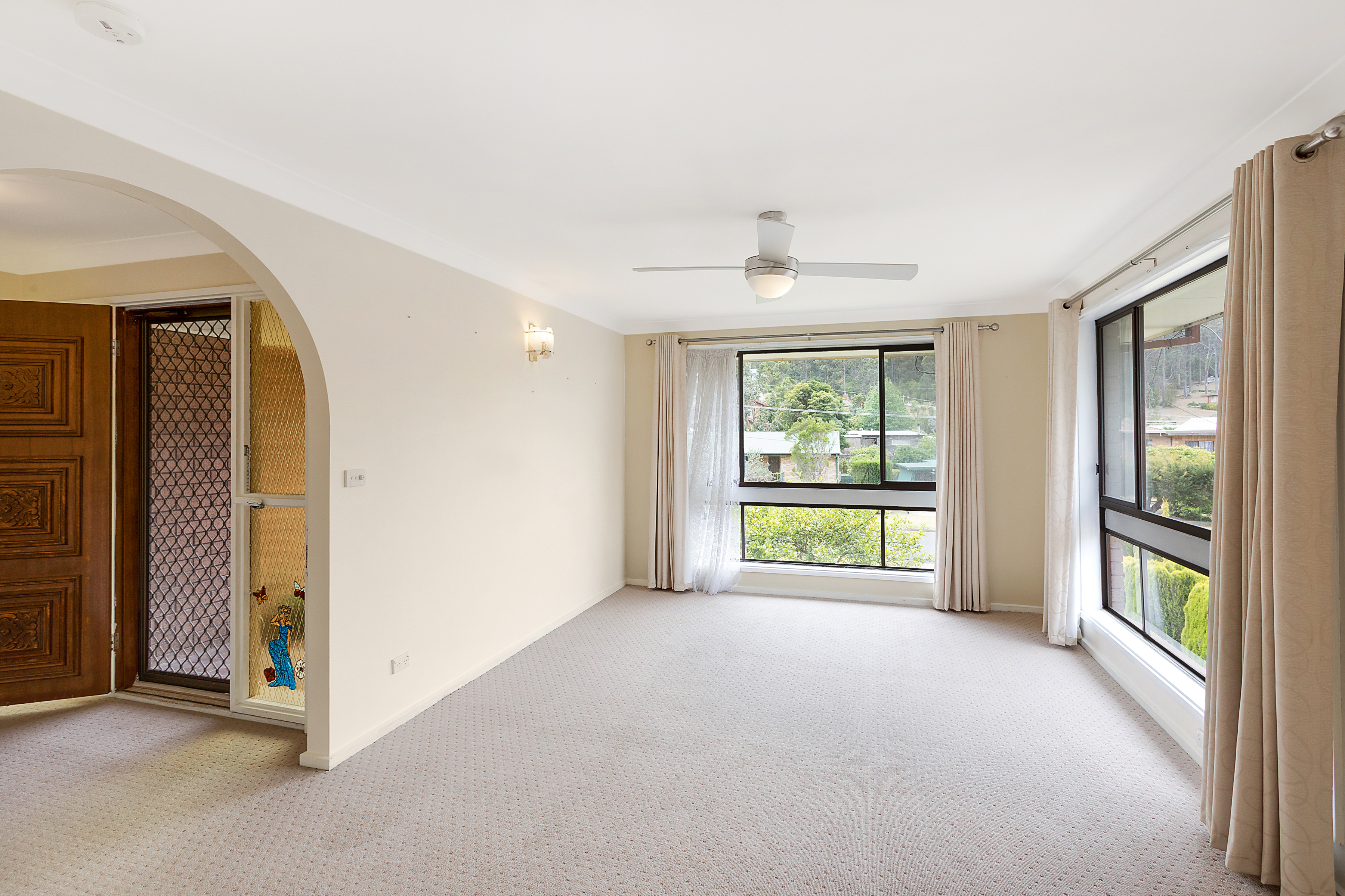 10 FISHERMANS CRESCENT, North Narooma