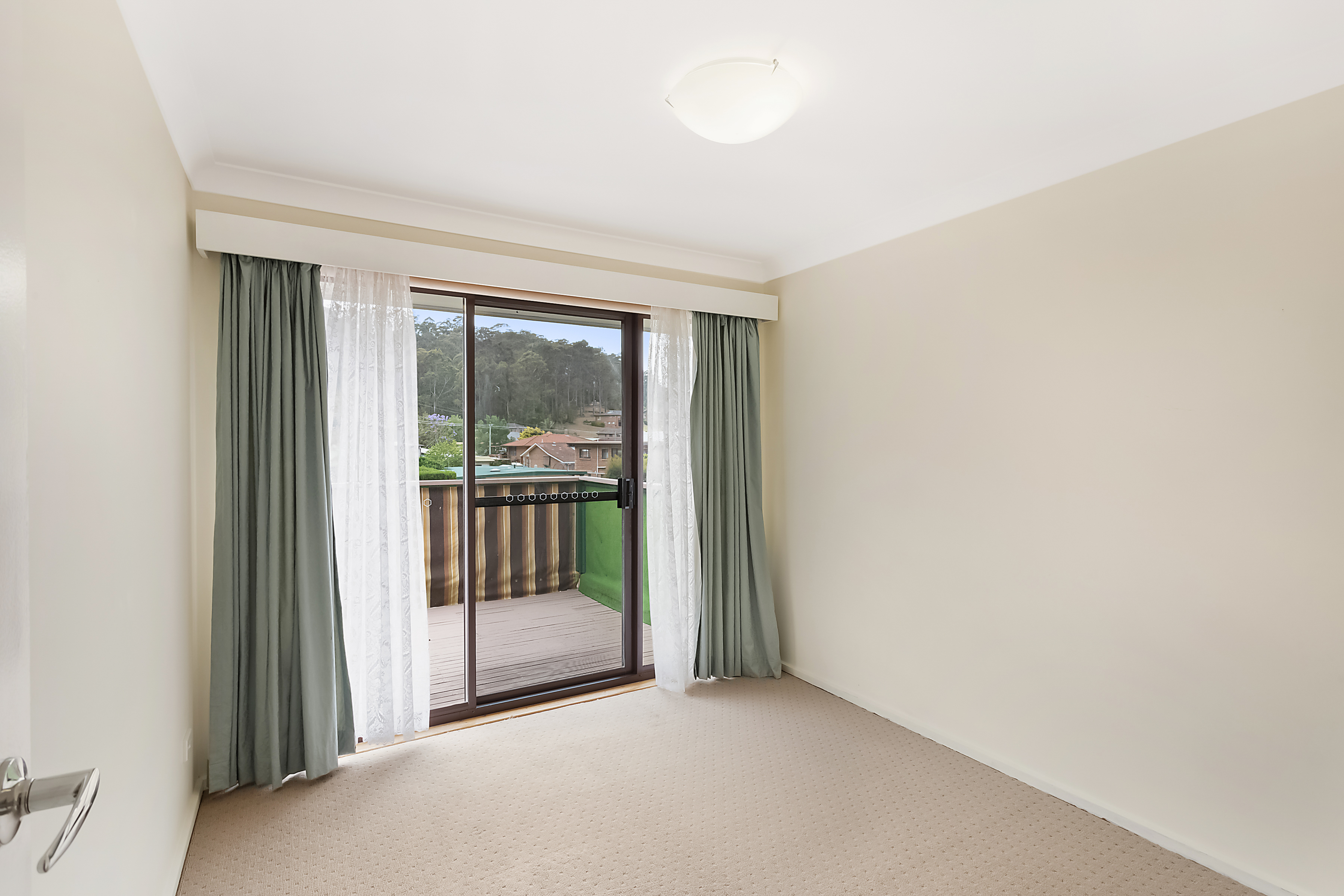 10 FISHERMANS CRESCENT, North Narooma