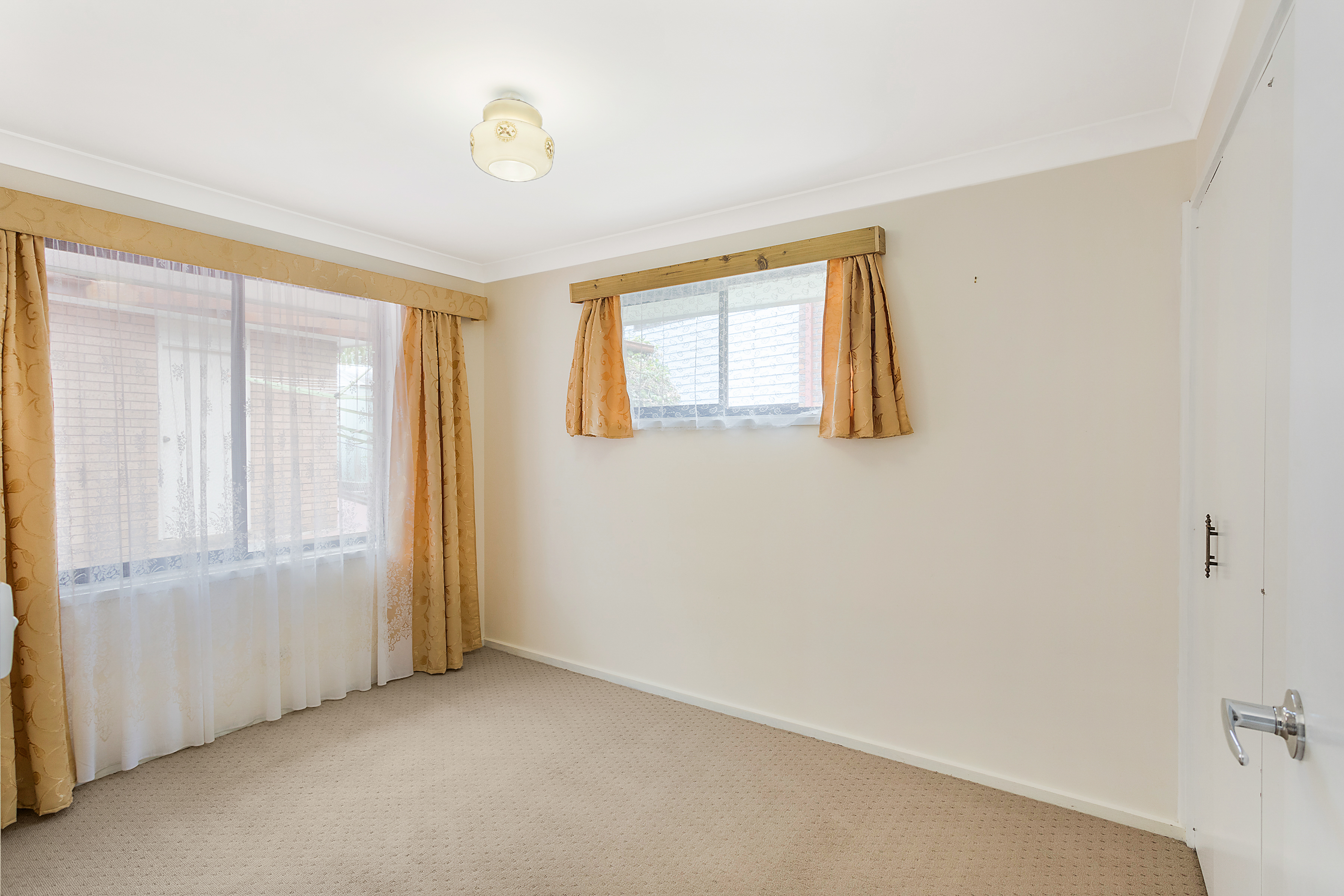 10 FISHERMANS CRESCENT, North Narooma