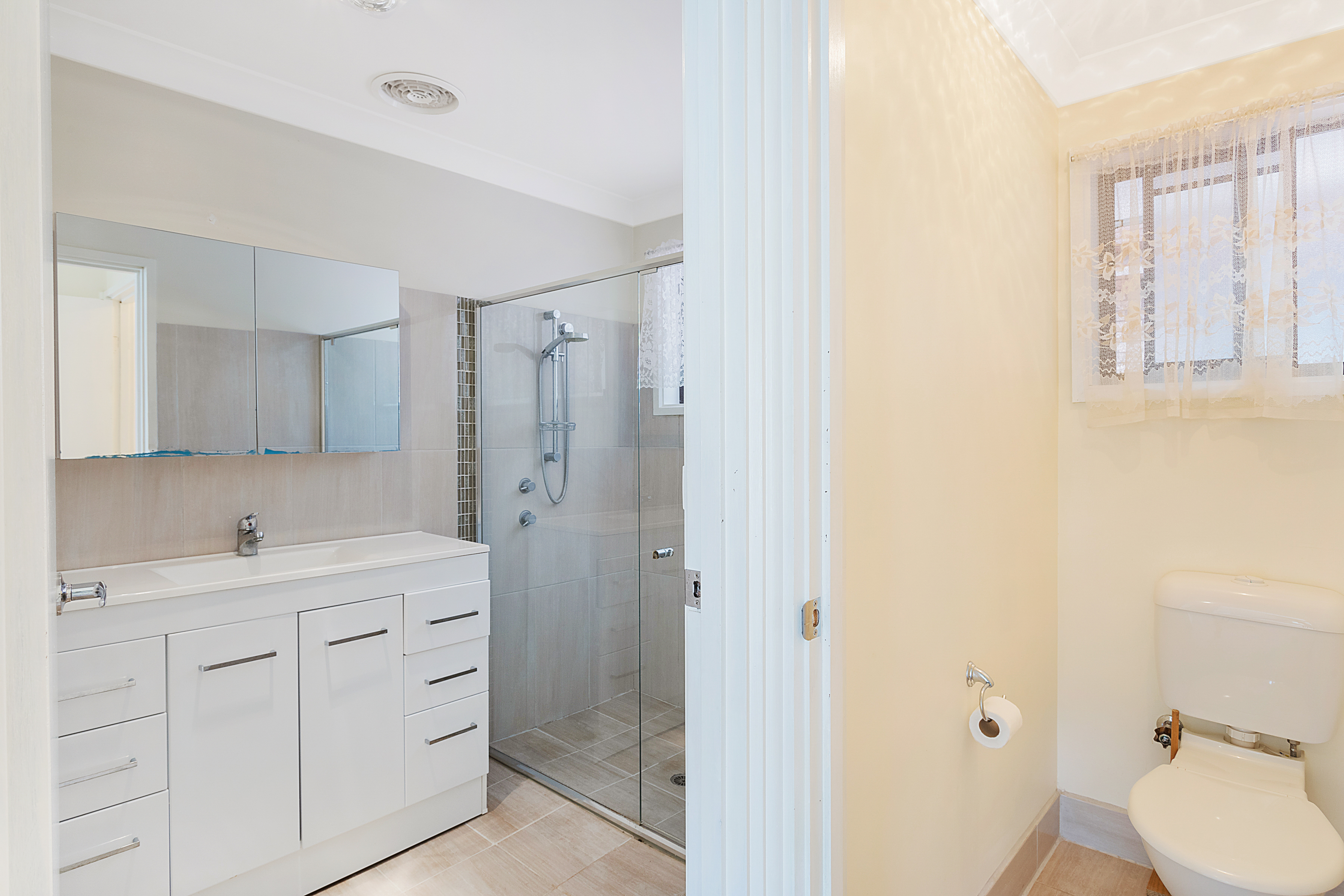 10 FISHERMANS CRESCENT, North Narooma