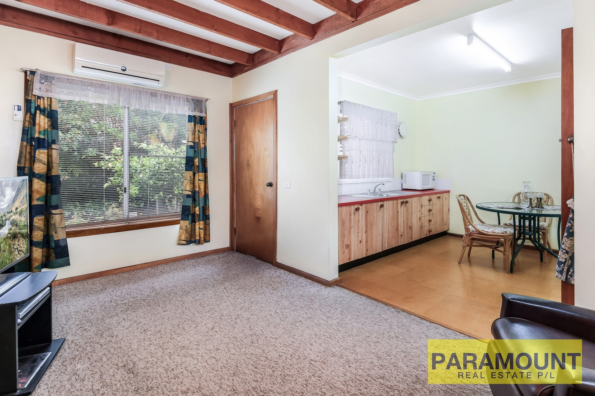 52 Central Road, Beverly Hills