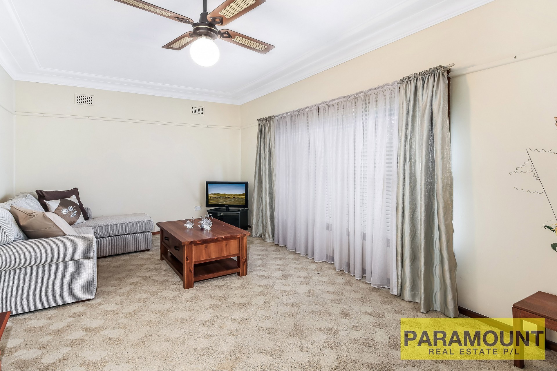 52 Central Road, Beverly Hills