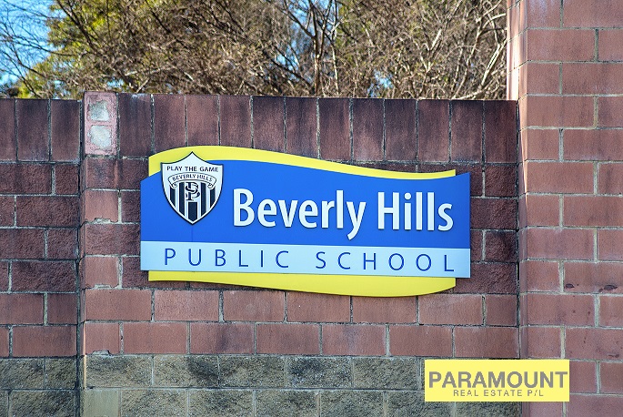 52 Central Road, Beverly Hills