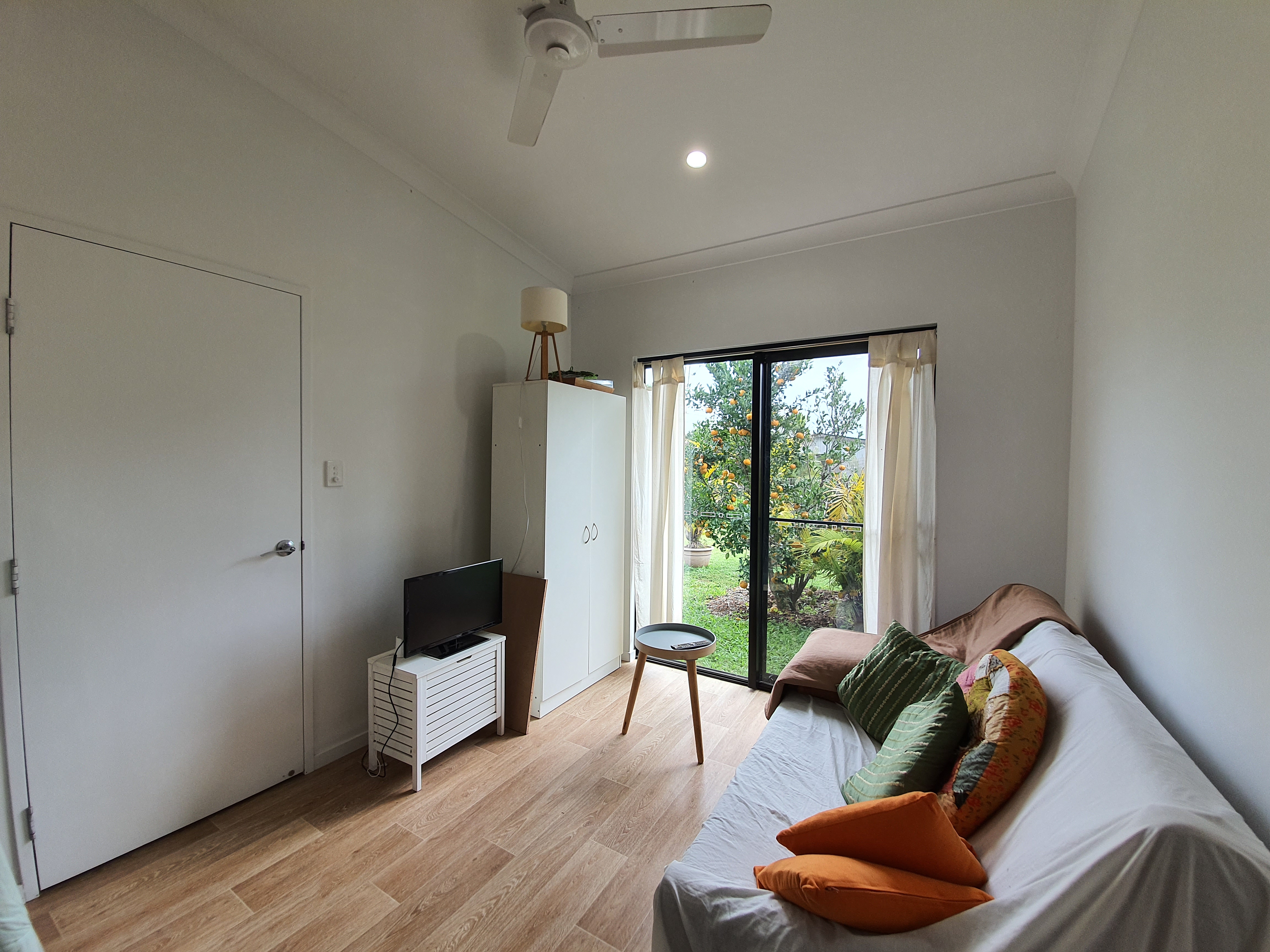 112 Robert Street, Atherton