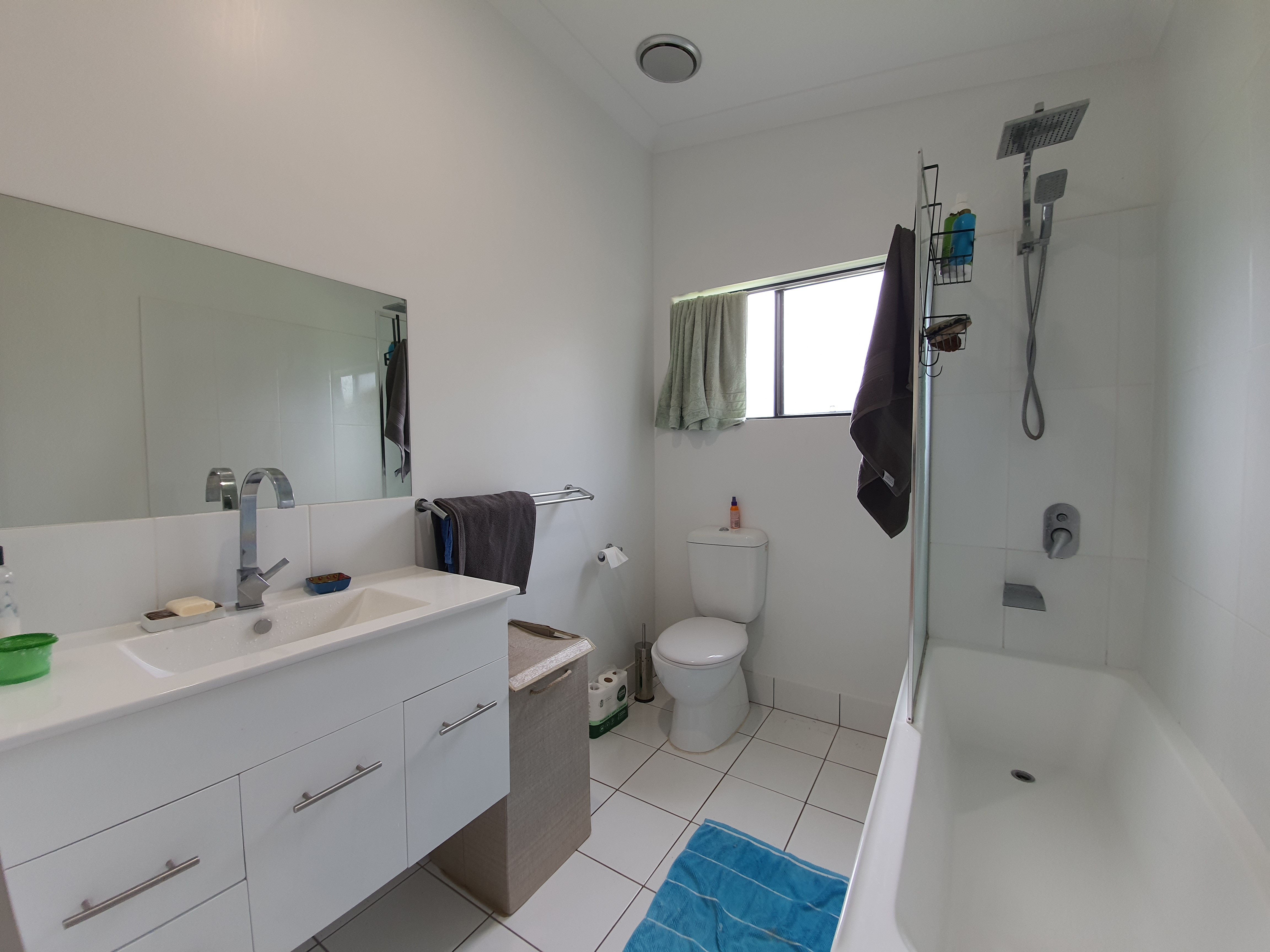 112 Robert Street, Atherton
