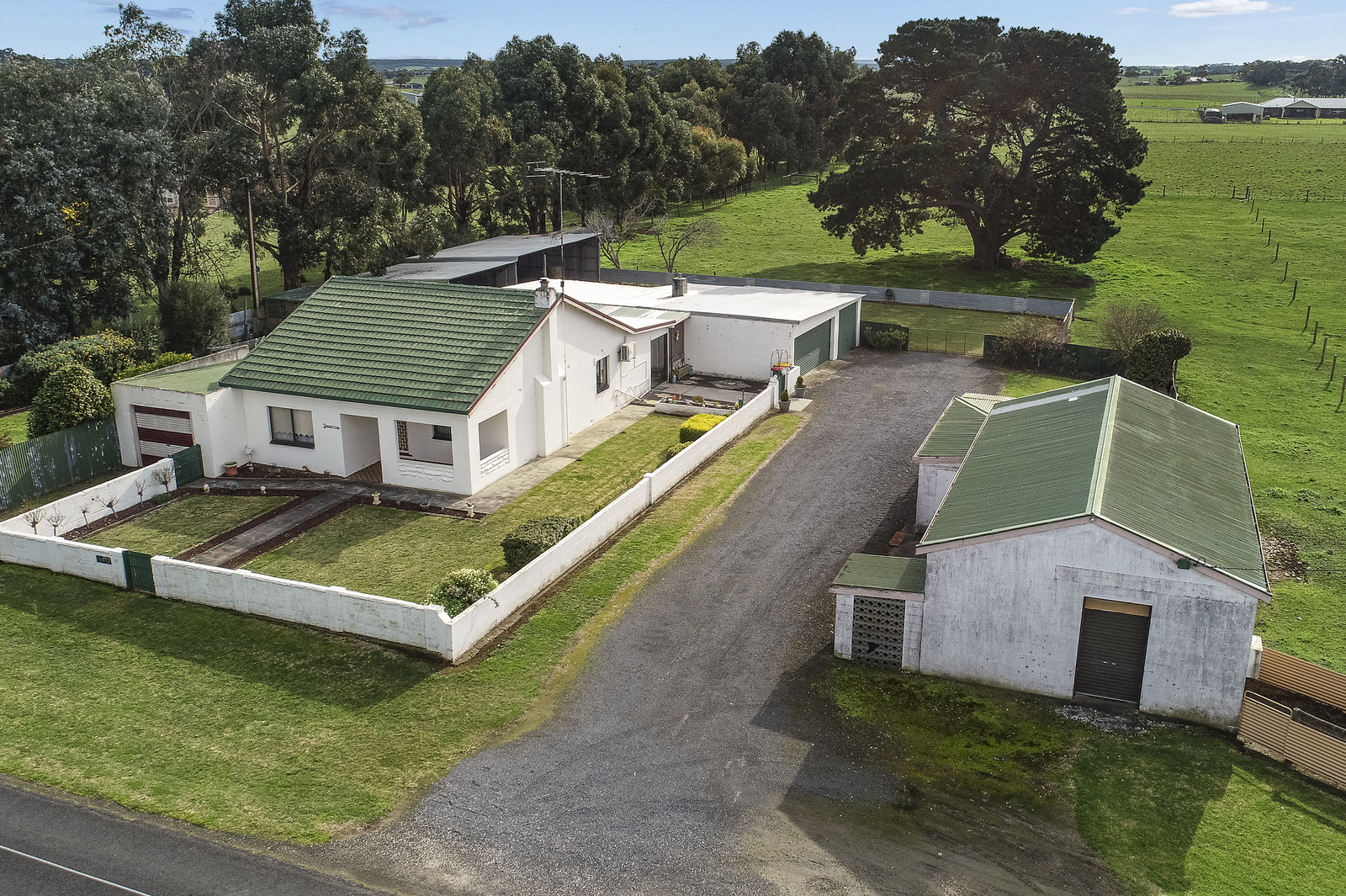 12 Mount Percy Road, Compton