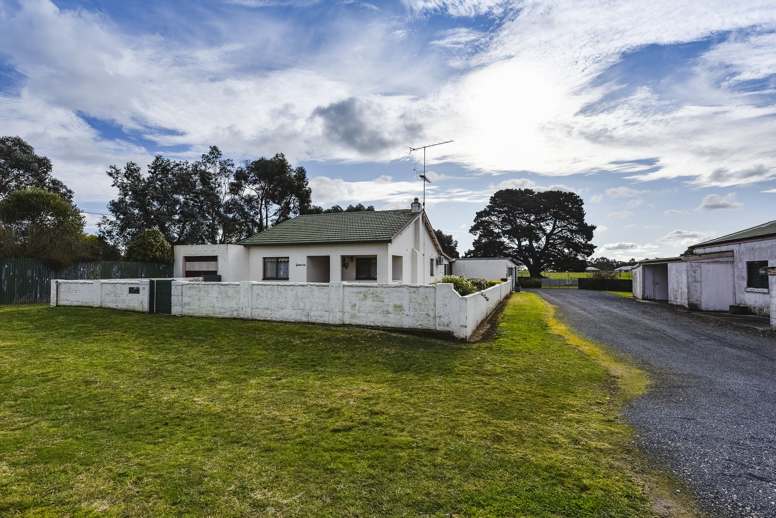 12 Mount Percy Road, Compton