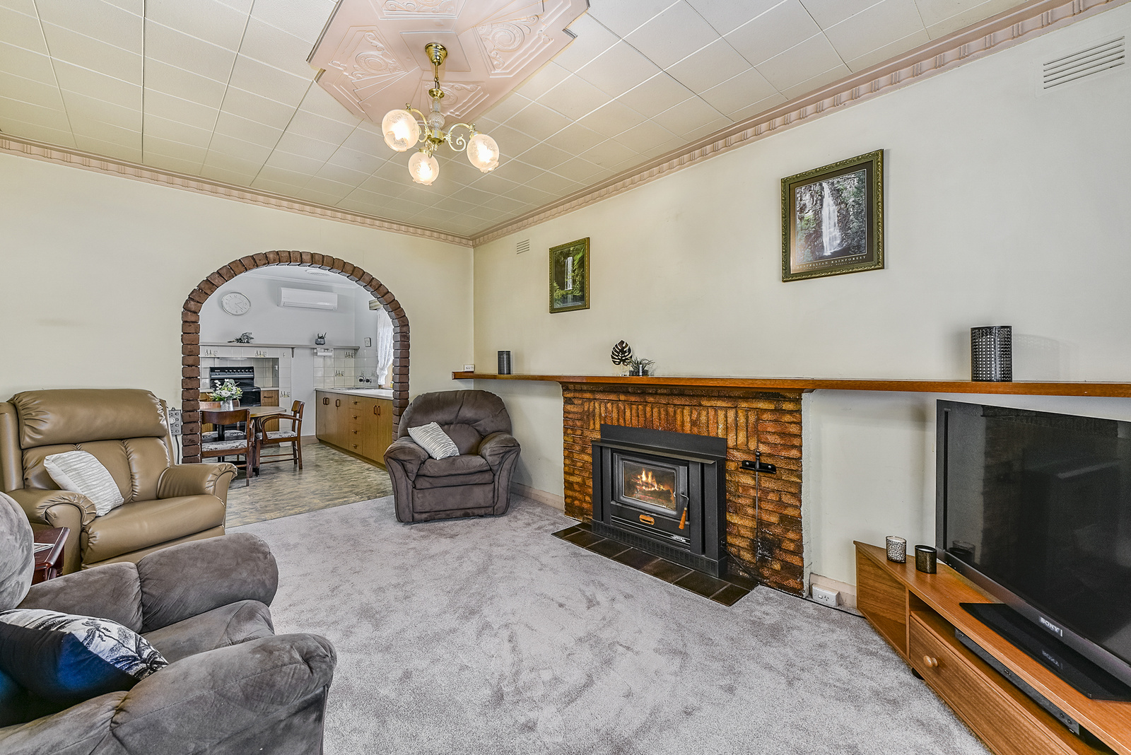 12 Mount Percy Road, Compton