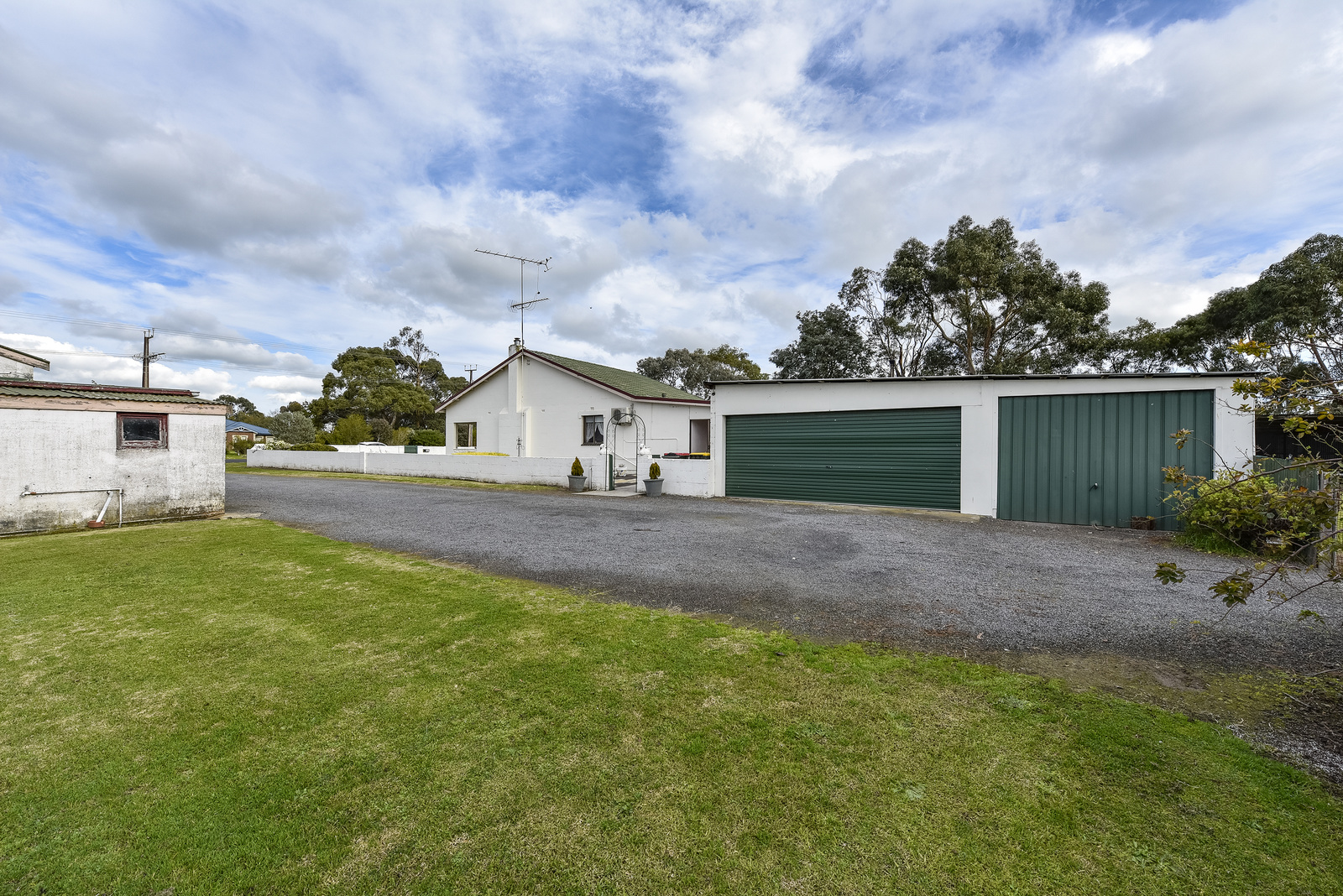 12 Mount Percy Road, Compton