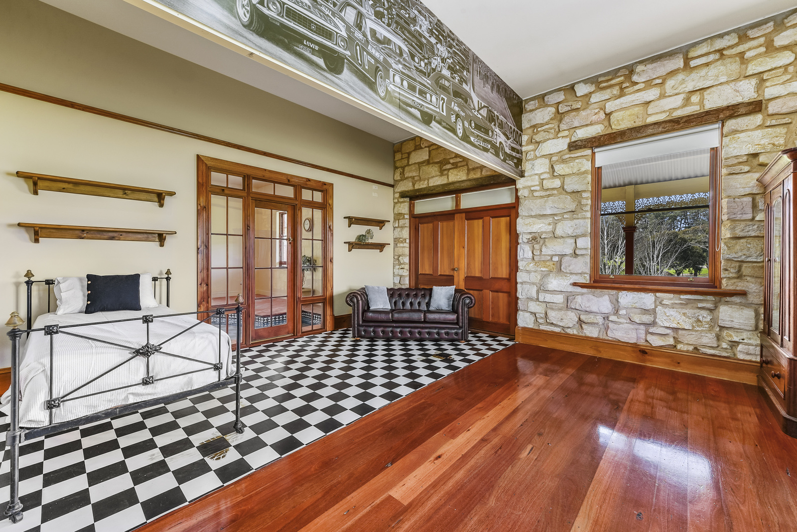 45 Sassanowsky Road, Suttontown