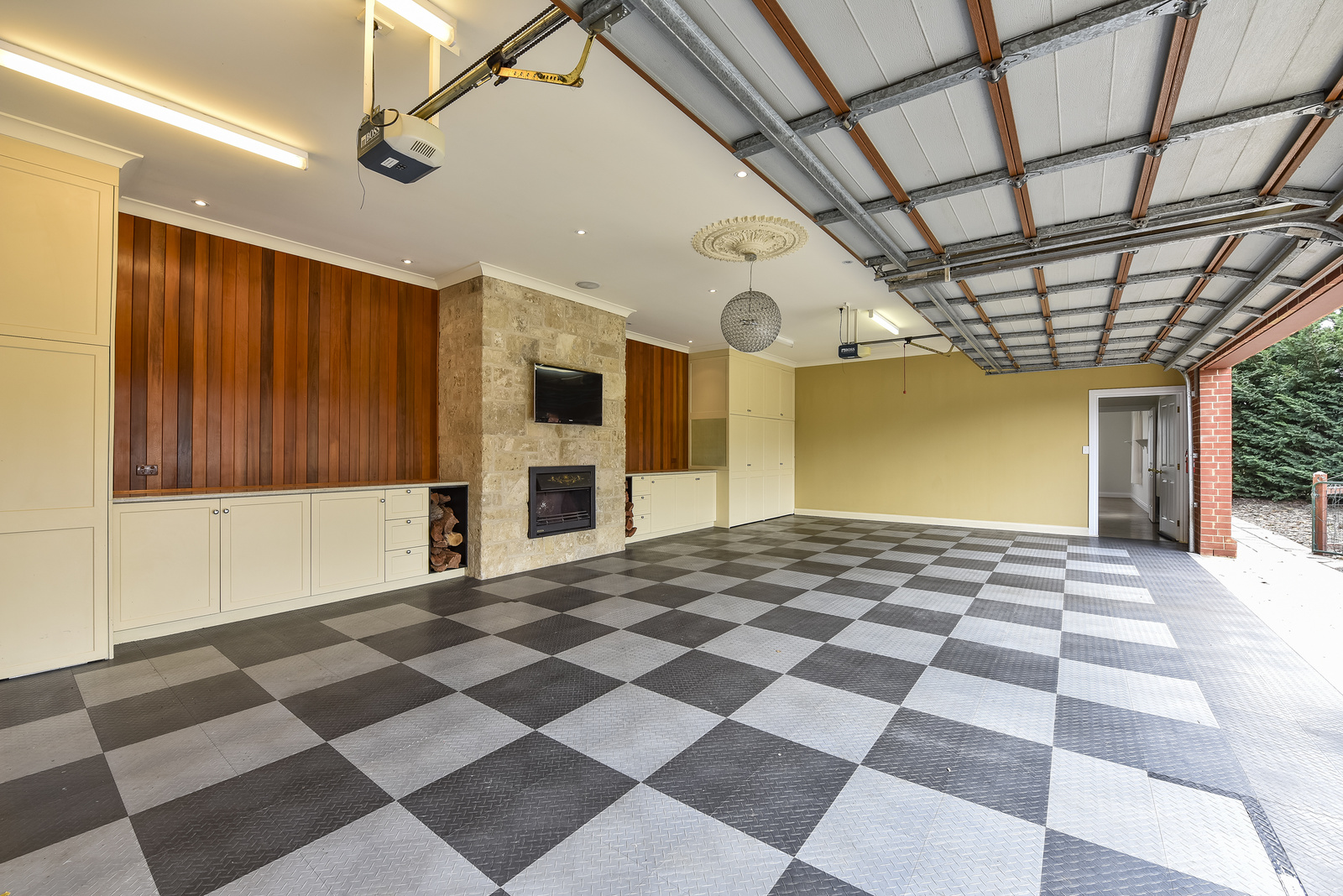 45 Sassanowsky Road, Suttontown