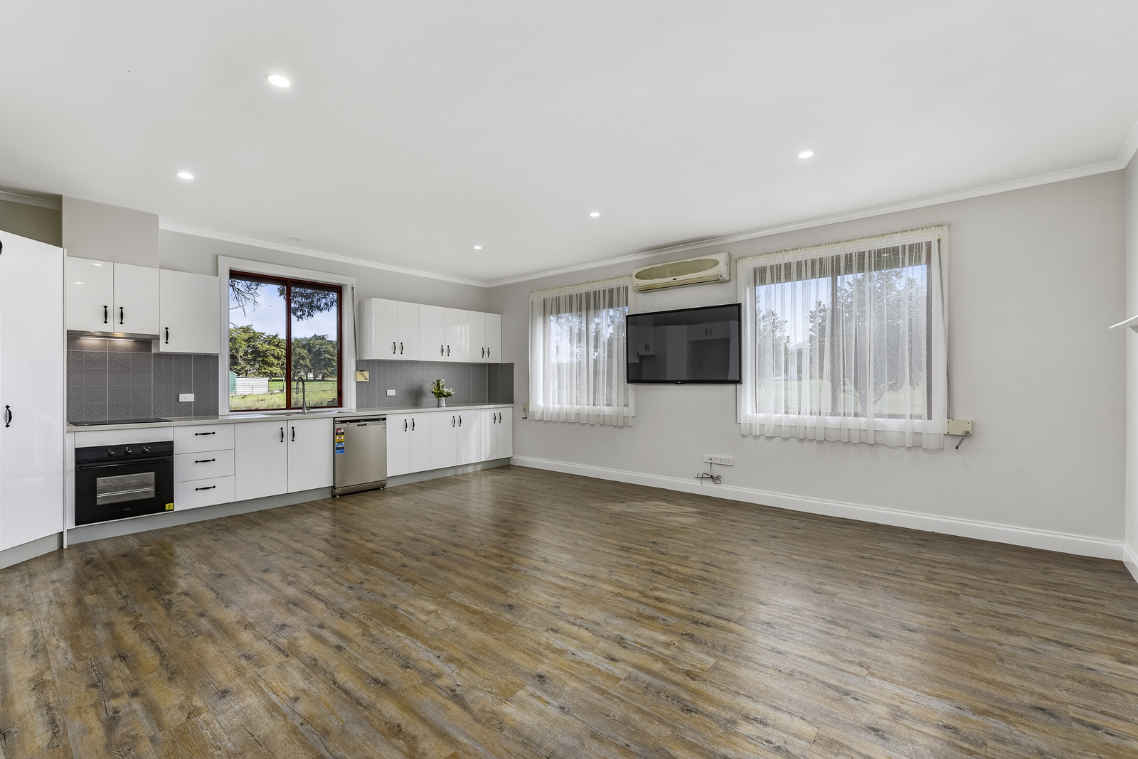 45 Sassanowsky Road, Suttontown