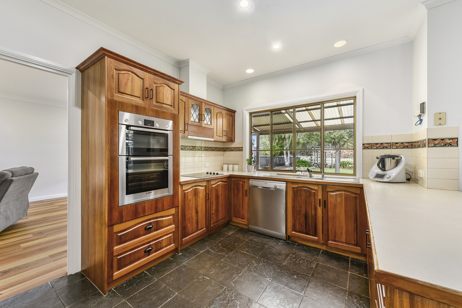 344 Hill Road, Yahl
