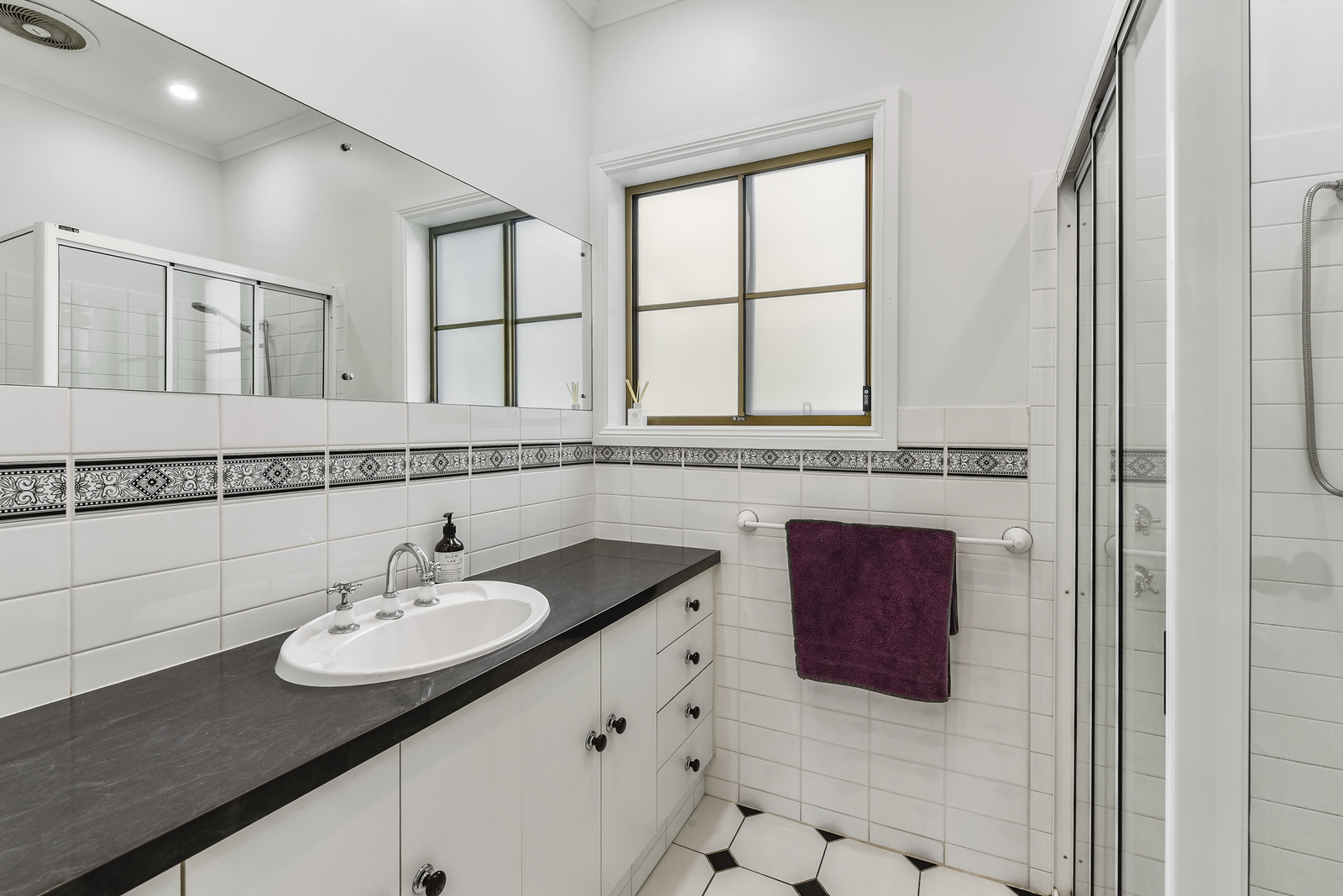 344 Hill Road, Yahl