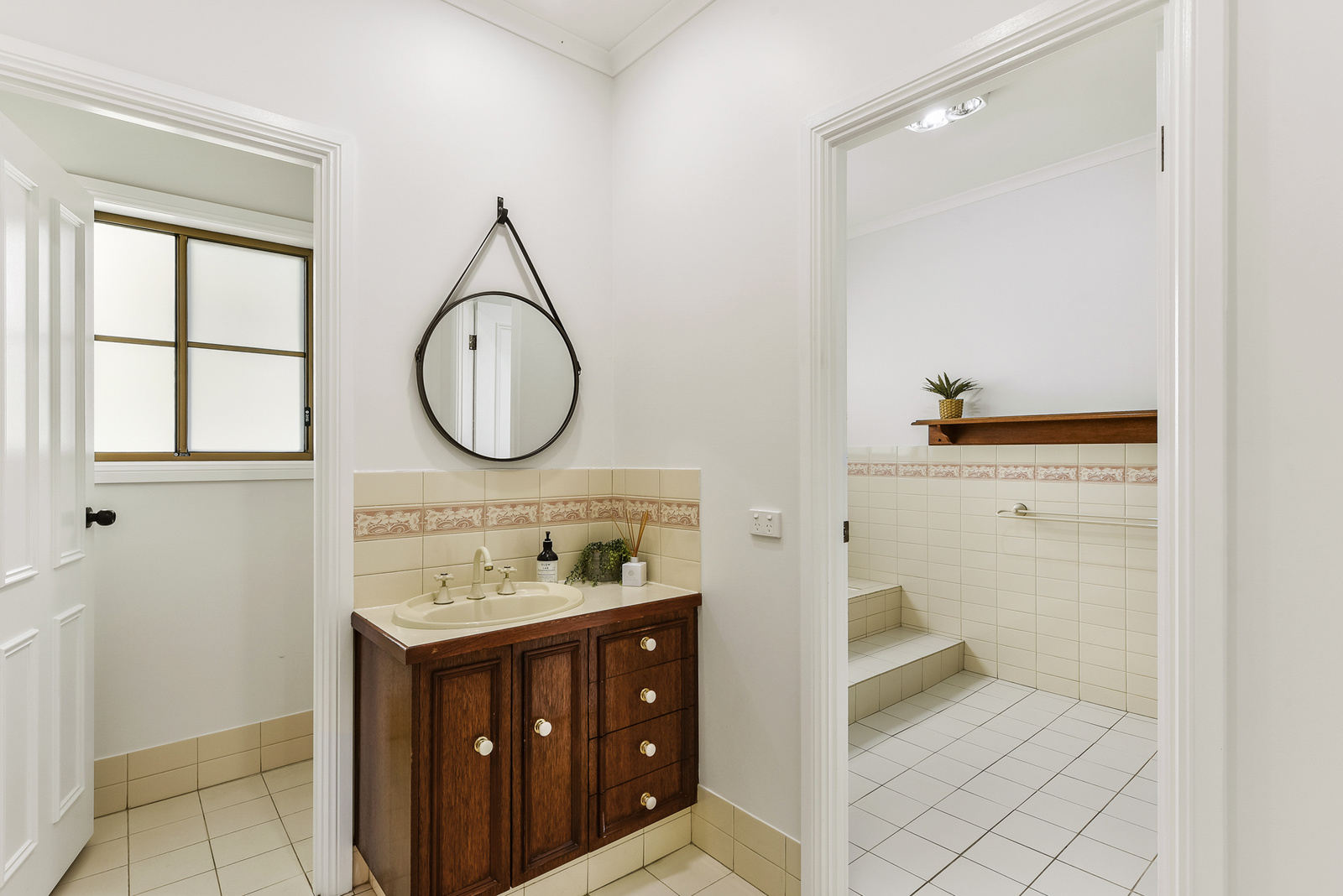 344 Hill Road, Yahl