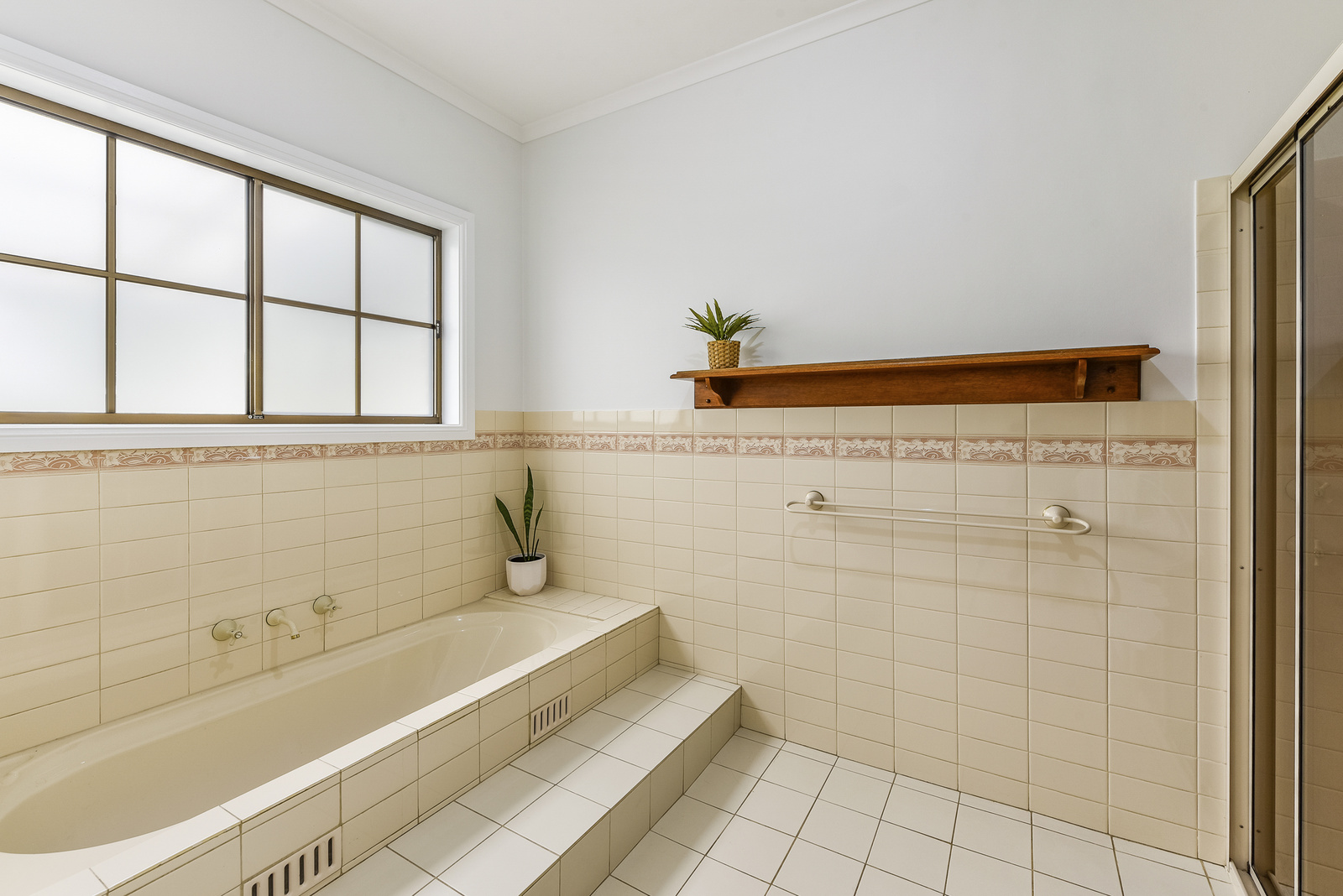 344 Hill Road, Yahl