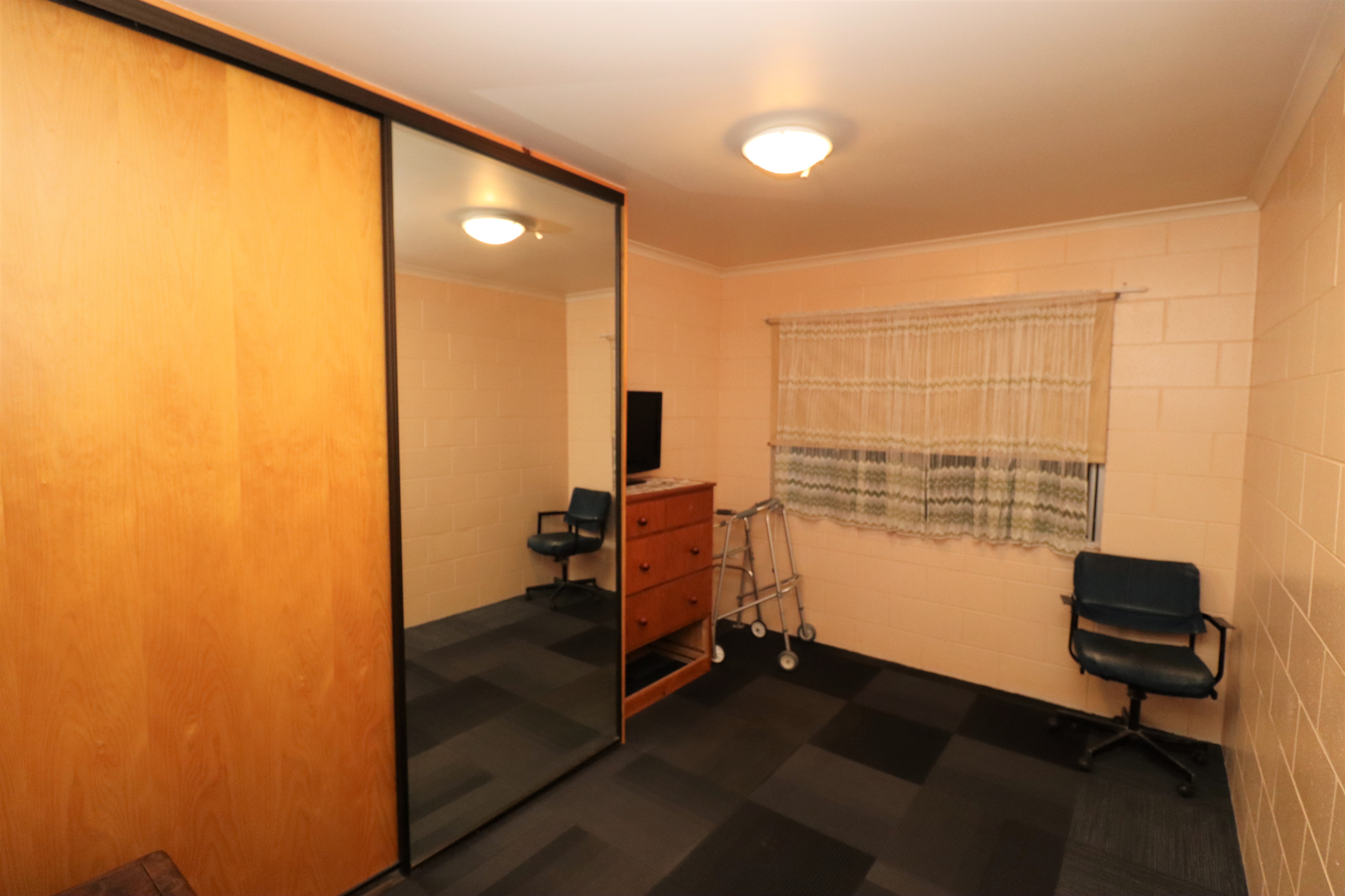 6 Poggioli Street, Kairi