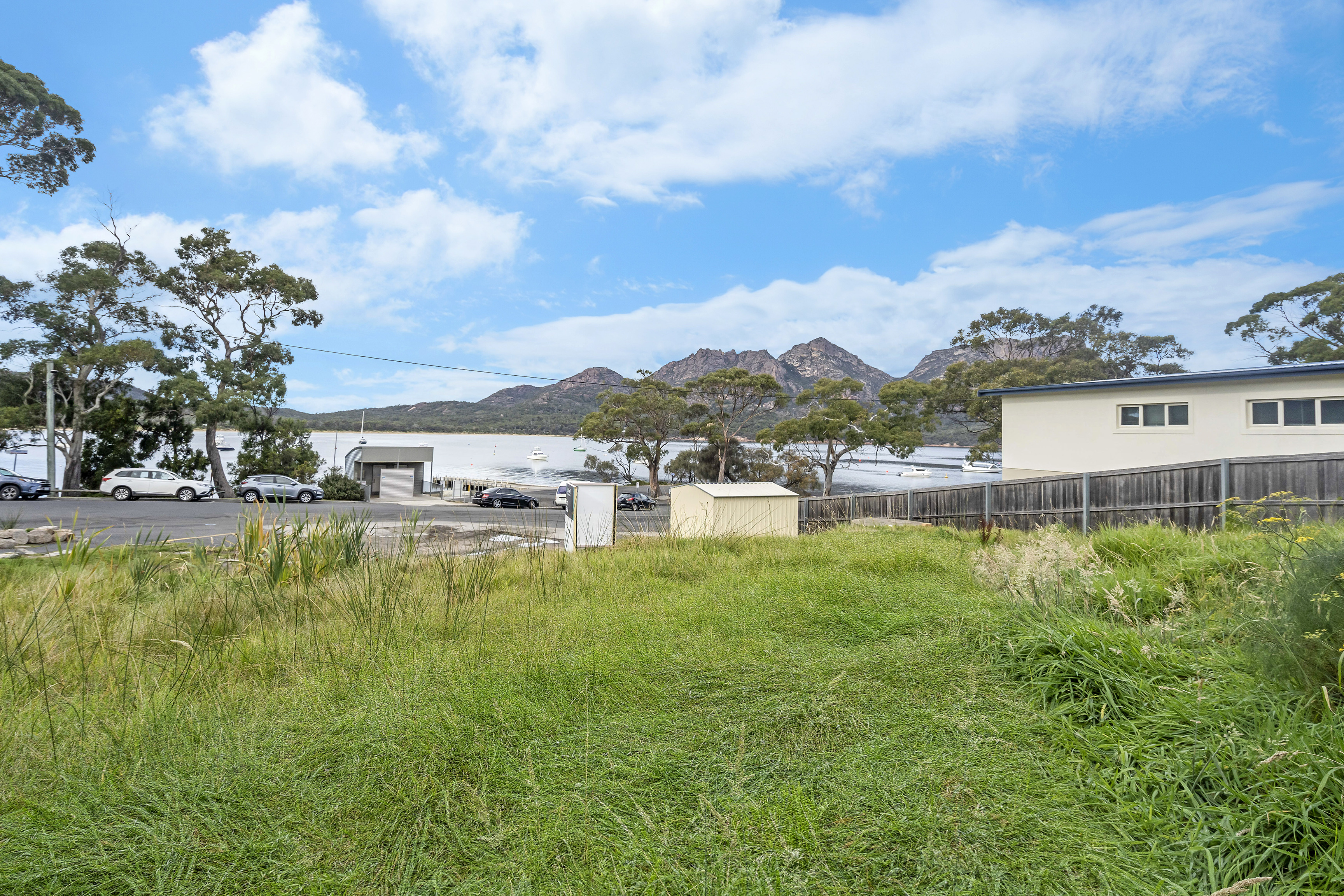 1 Garnet Avenue, Coles Bay